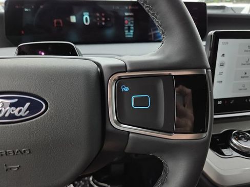 New 2026 Ford Expedition Active RWD image 21