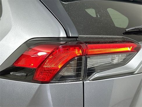 Used 2022 Toyota RAV4 XLE image 31
