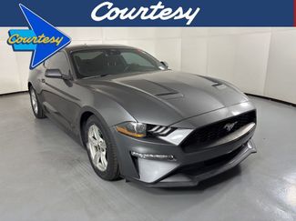 Used 2022 Ford Mustang Coupe video 1