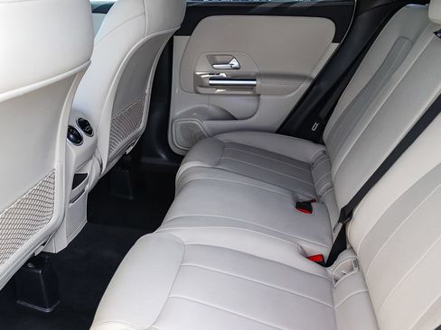 Used 2025 Mercedes-Benz GLA 250 image 19
