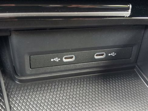 Used 2025 Volkswagen Atlas SE FWD image 19