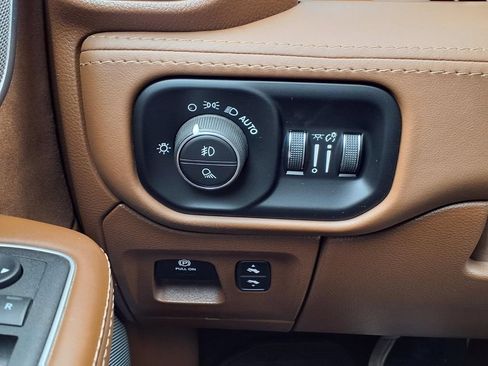 Used 2023 RAM 1500 Limited AWD/4WD image 18