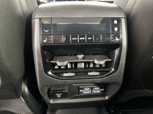 Used 2024 Jeep Grand Cherokee L Limited w/ Luxury Tech Group II AWD/4WD image 25