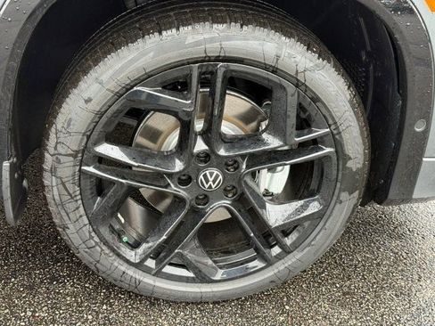 New 2026 Volkswagen Tiguan SE R-Line image 8