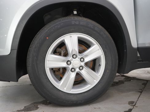 Used 2016 Chevrolet Trax LT w/ LT Convenience Package AWD/4WD image 29