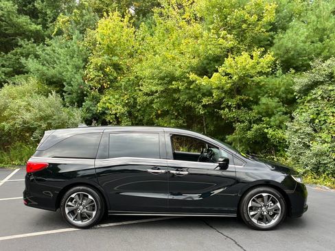 Used 2024 Honda Odyssey Elite image 6
