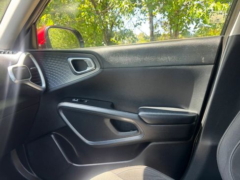 Used 2020 Kia Soul GT-Line FWD image 7