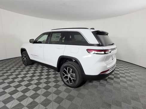 New 2025 Jeep Grand Cherokee Limited image 6
