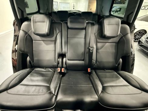 Used 2013 Mercedes-Benz GL 550 4MATIC image 16