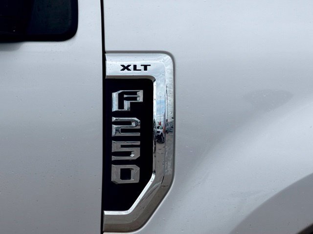 Used 2017 Ford F250 XLT w/ XLT Value Package AWD/4WD image 8