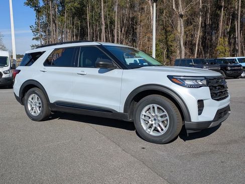 New 2026 Ford Explorer Active w/ Active Comfort Package image 2