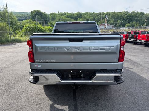 Used 2025 Chevrolet Silverado 1500 LT AWD/4WD image 4