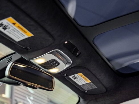 Used 2022 McLaren GT image 24