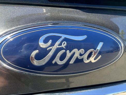 Used 2018 Ford Explorer XLT w/ Equipment Group 201A image 31