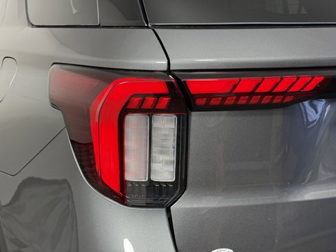 New 2026 Ford Explorer Tremor AWD/4WD image 8