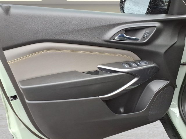 Used 2024 Chevrolet Trax ACTIV w/ Sunroof Package FWD image 16