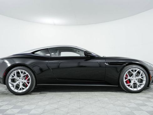 Used 2019 Aston Martin DB11 Coupe RWD image 8