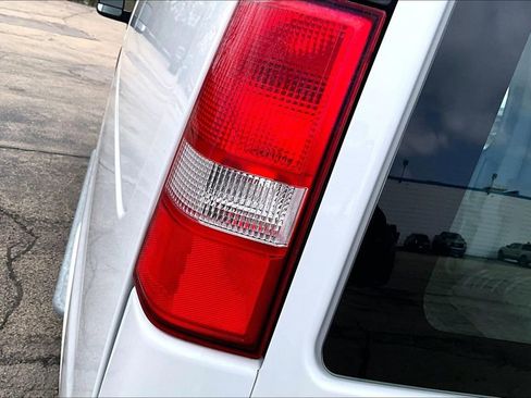 Used 2024 GMC Savana 2500 w/ Driver Convenience Package image 18