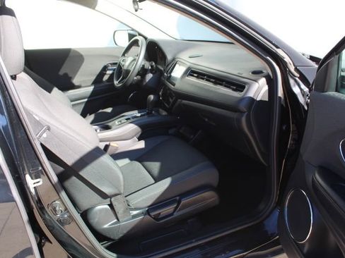 Used 2019 Honda HR-V EX image 36