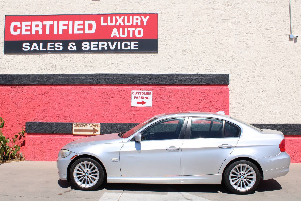 Used 2011 BMW 335i xDrive Sedan AWD/4WD image 2