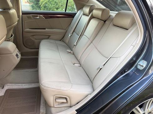 Used 2010 Toyota Avalon Limited FWD image 13