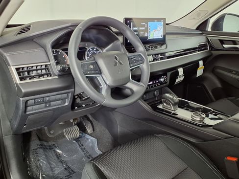 New 2026 Mitsubishi Outlander ES FWD image 14