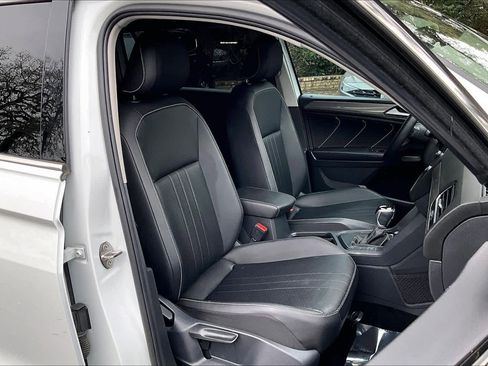 Certified 2022 Volkswagen Tiguan SE image 8