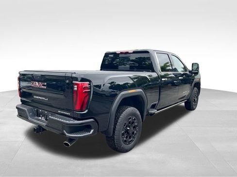 Used 2025 GMC Sierra 2500 Denali w/ Technology Package AWD/4WD image 5