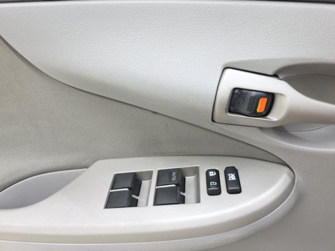 Used 2010 Toyota Corolla LE w/ All Weather Guard Pkg FWD image 22