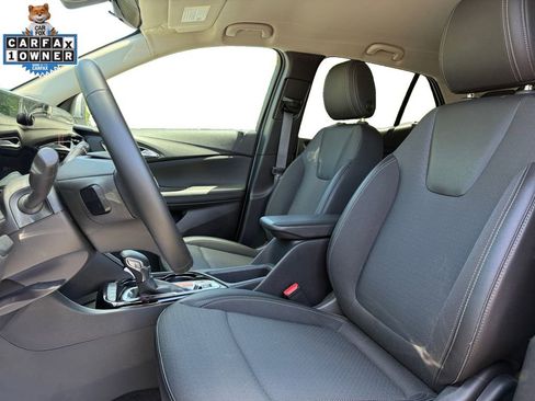 Used 2025 Buick Encore GX Preferred AWD/4WD image 9