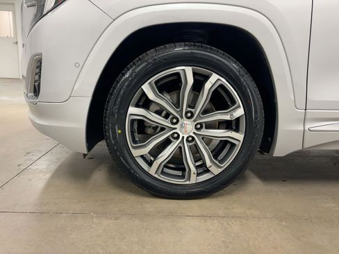 Used 2020 GMC Terrain Denali w/ Denali Premium Package image 11