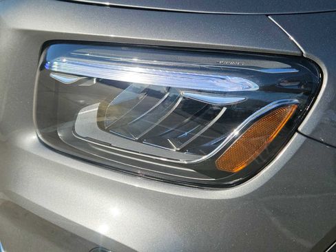 New 2026 Mercedes-Benz GLB 250 image 10