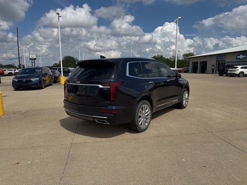 Used 2022 Cadillac XT6 Premium Luxury w/ Technology Package AWD/4WD image 7