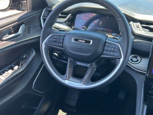 Used 2024 Jeep Grand Cherokee Limited 4xe AWD/4WD image 17