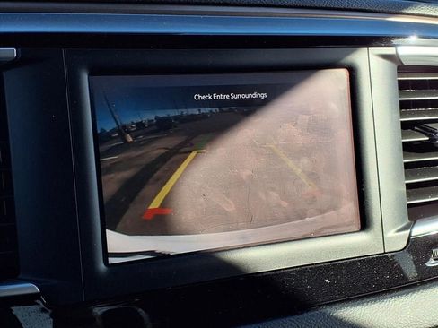 Used 2023 Chrysler Voyager LX image 11