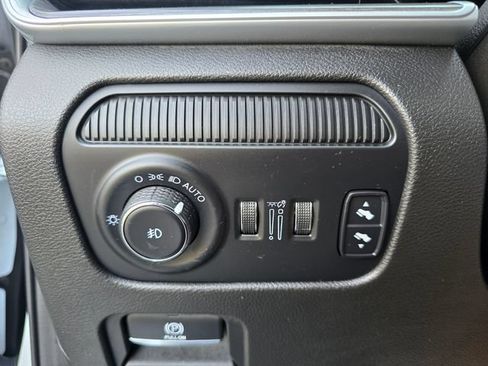 Certified 2023 Jeep Wagoneer Series III w/ Preferred Equipment Group AWD/4WD image 20