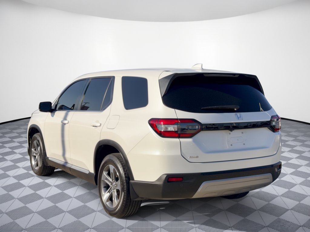 Used 2025 Honda Pilot EX-L image 3