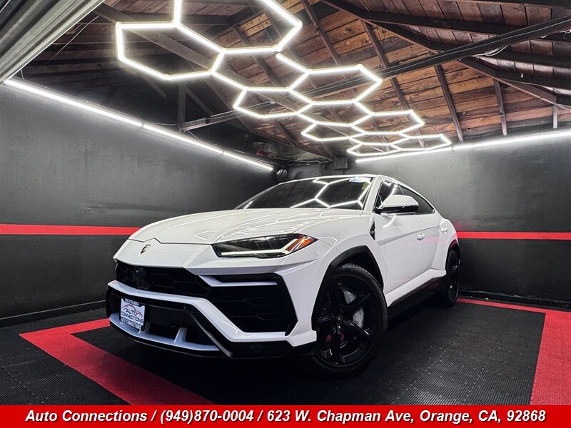 Used 2021 Lamborghini Urus AWD/4WD image 2