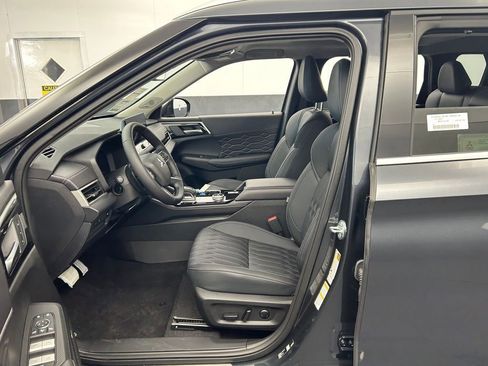 New 2026 Mitsubishi Outlander SEL image 12