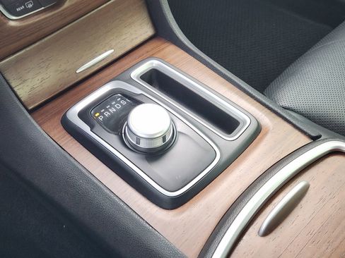 Used 2018 Chrysler 300 C w/ Sun, Sound & Nav Package image 20