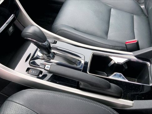 Used 2017 Honda Accord EX-L image 17
