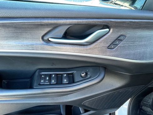 Used 2024 Jeep Grand Cherokee L Limited w/ Luxury Tech Group II image 11