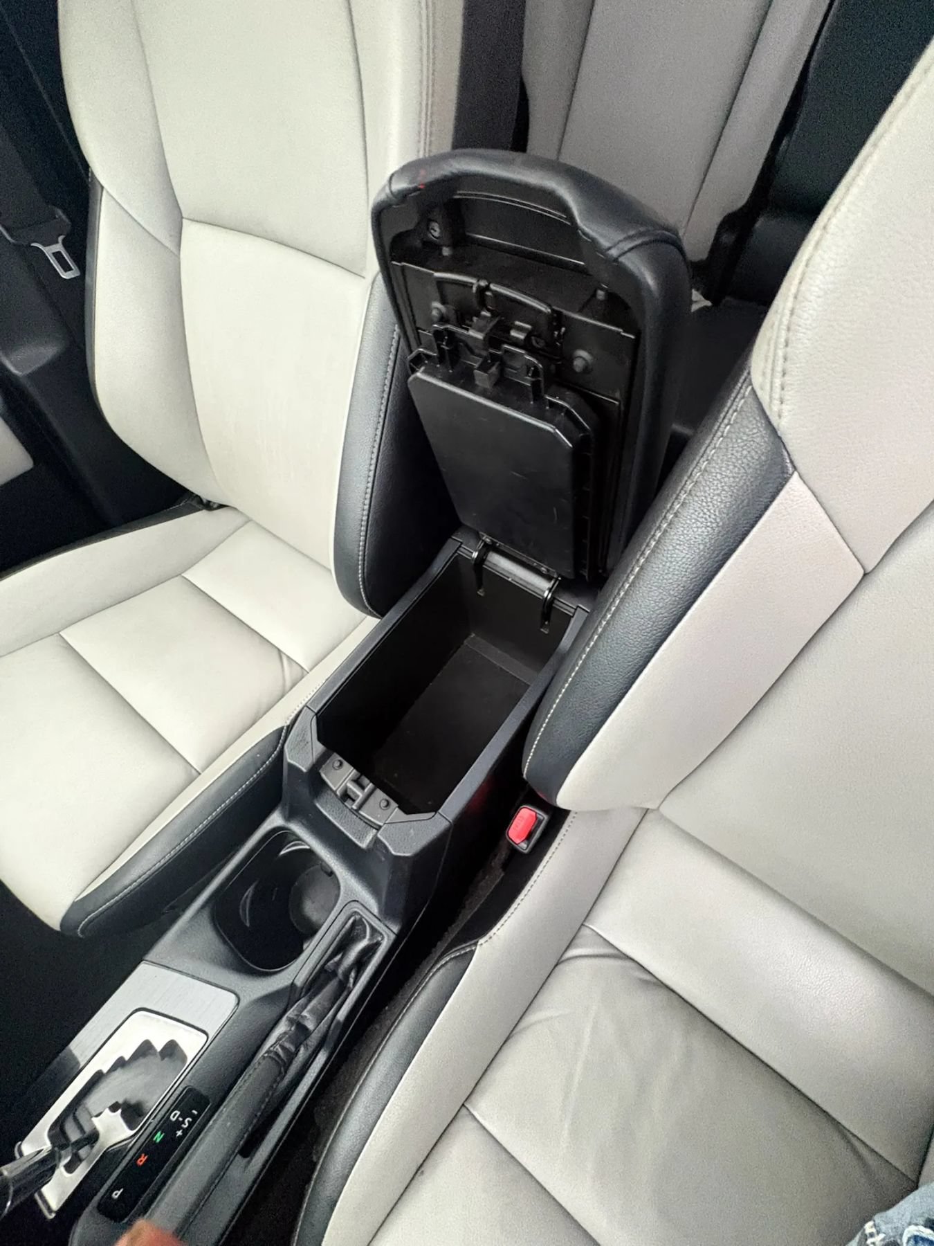 Used 2016 Toyota RAV4 Limited AWD/4WD image 24