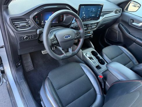 Used 2024 Ford Escape ST-Line w/ Tech Pack #1 AWD/4WD image 12