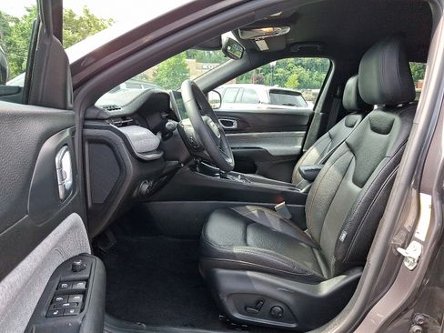 Certified 2024 Jeep Compass Latitude AWD/4WD image 13