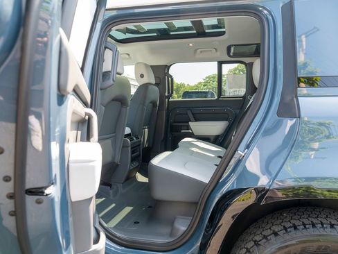 New 2025 Land Rover Defender 110 S image 21