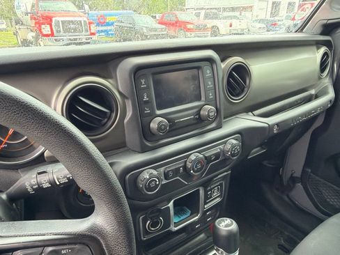 Used 2018 Jeep Wrangler Unlimited Sport AWD/4WD image 20
