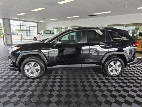Used 2025 Toyota RAV4 XLE AWD/4WD image 6