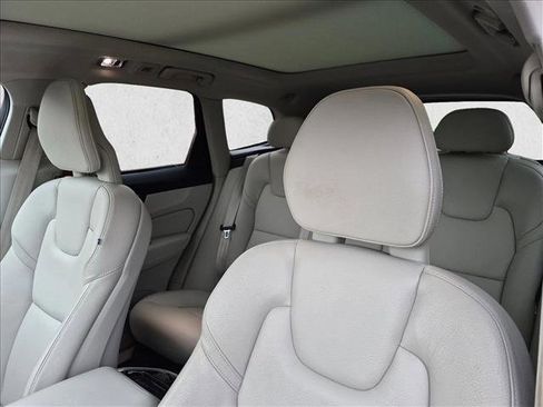 Used 2018 Volvo XC60 T6 Inscription w/ Convenience Package AWD/4WD image 9