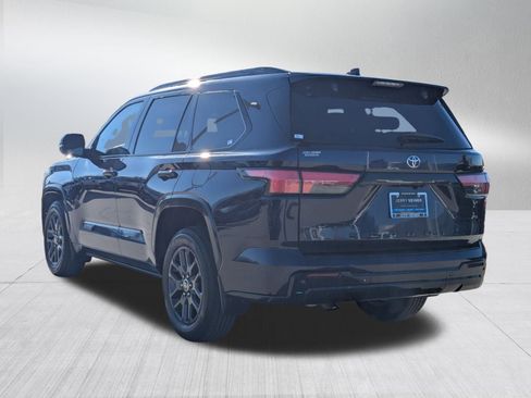 Used 2023 Toyota Sequoia Platinum image 4